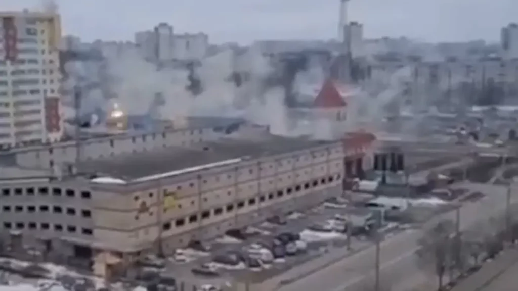 Autoridades ucranianas dizem que muitos mortos e feridos no bombardeio russo de Kharkiv