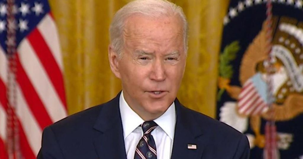 Biden anuncia sanções e diz que a Rússia começou a invadir a Ucrânia