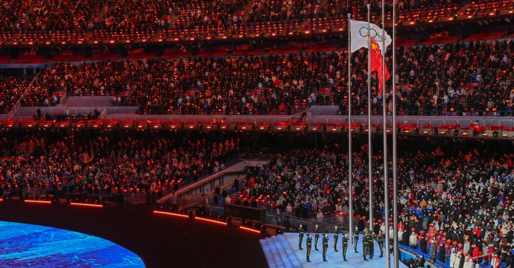Com cerimônia de encerramento das Olimpíadas, China comemora vitória sem diversão