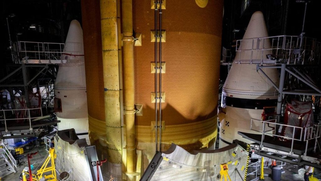 Megarocket da NASA está perto de seu primeiro lançamento após testes bem sucedidos do motor