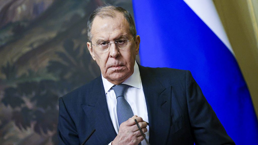 Ministro das Relações Exteriores da Rússia, Lavrov, emite alerta assustador sobre um "conflito direto" com a Otan
