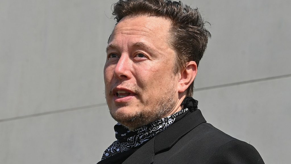 Há necessidade de uma nova plataforma, pergunta Elon Musk.  Após críticas à liberdade de expressão no Twitter