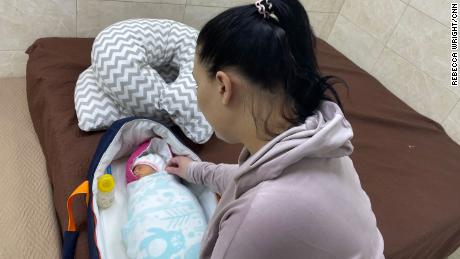 A barriga de aluguel ucraniana Victoria deu à luz há uma semana um casal que mora no exterior.