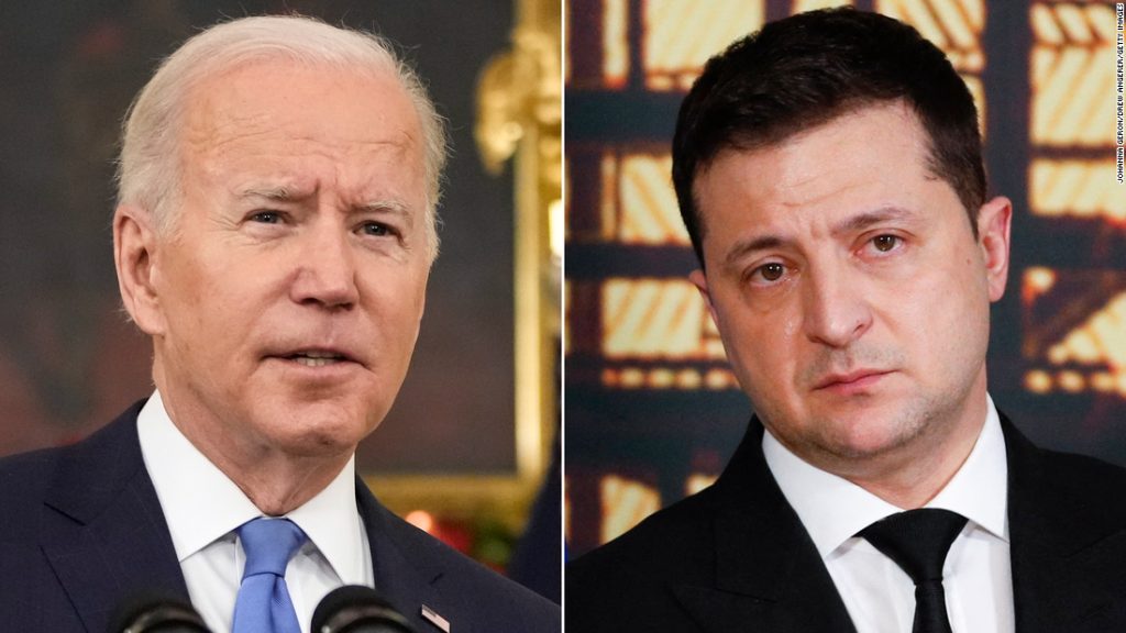 Biden revela pacote de segurança de US$ 800 milhões para a Ucrânia em ligação com Zelensky