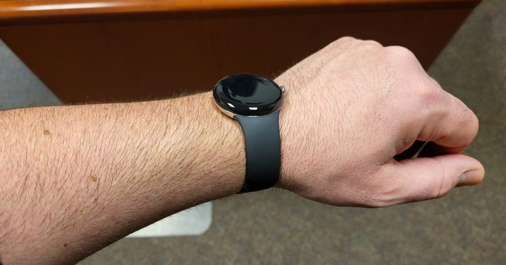 Novas imagens vazadas afirmam mostrar o Pixel Watch do Google no pulso
