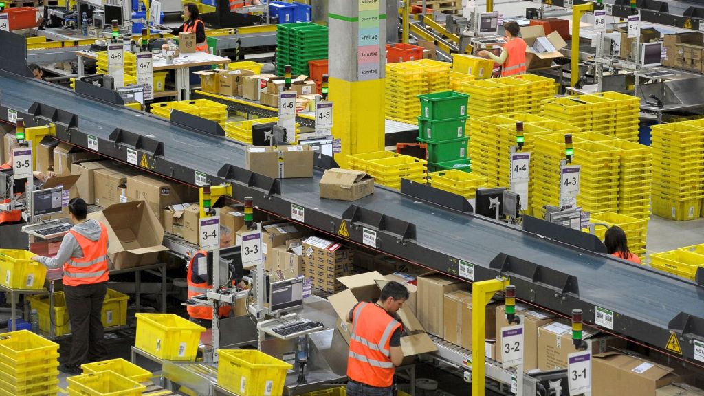 Amazon golpeia vendedores dos EUA com 5% de combustível e sobretaxas pela inflação