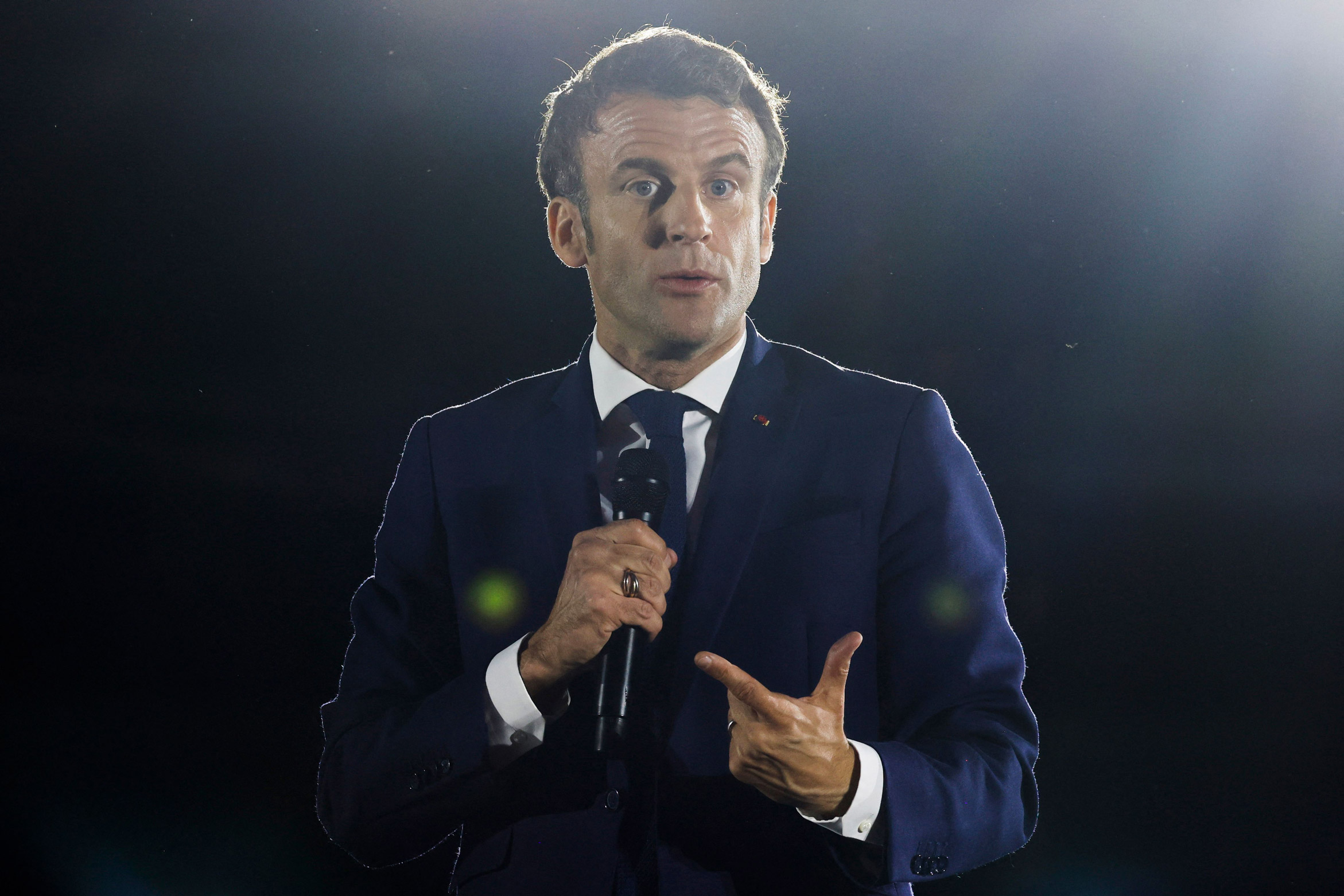 O presidente francês Emmanuel Macron discursa durante campanha eleitoral em Estrasburgo, França, em 12 de abril.