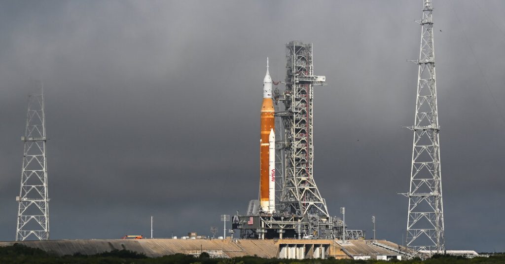 NASA vai mover seu foguete lunar para fora da plataforma de lançamento para reparos
