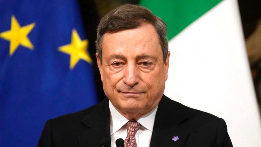 O italiano Mario Draghi visita a Argélia enquanto seu país pretende se afastar do gás natural russo