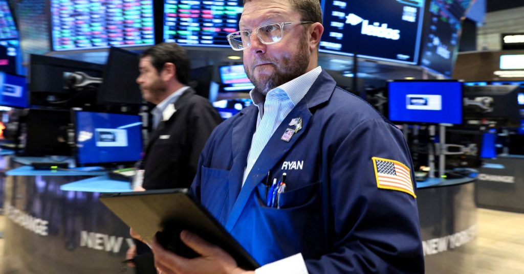 Wall Street sobe enquanto relatório de empregos mantém Fed no caminho certo