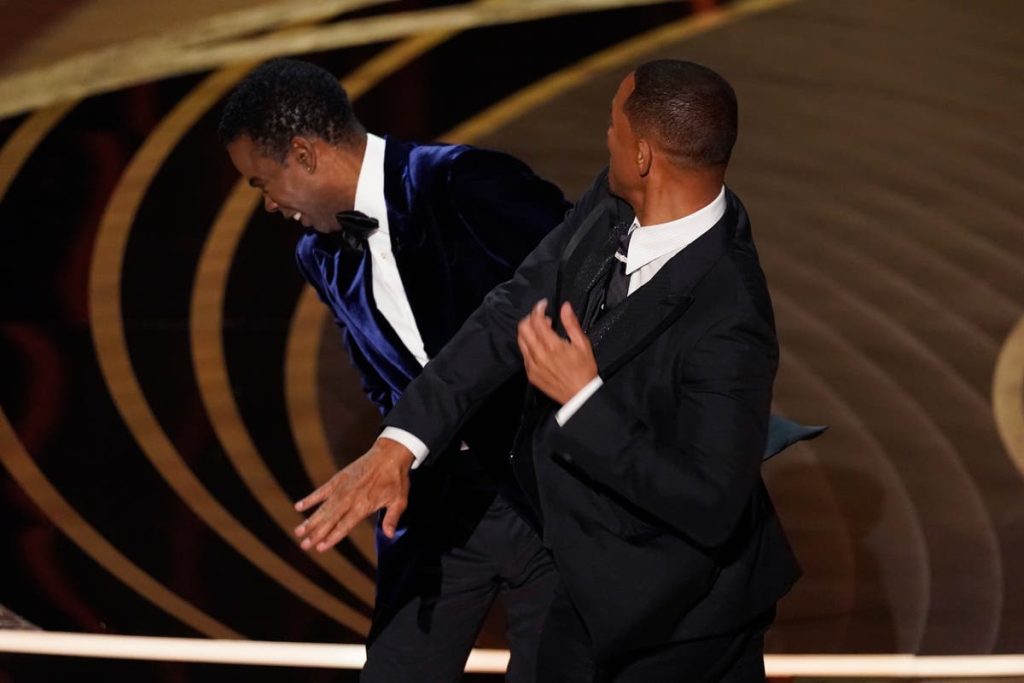 Will Smith demite-se da Academia depois de dar um tapa em Chris Rock no Oscar