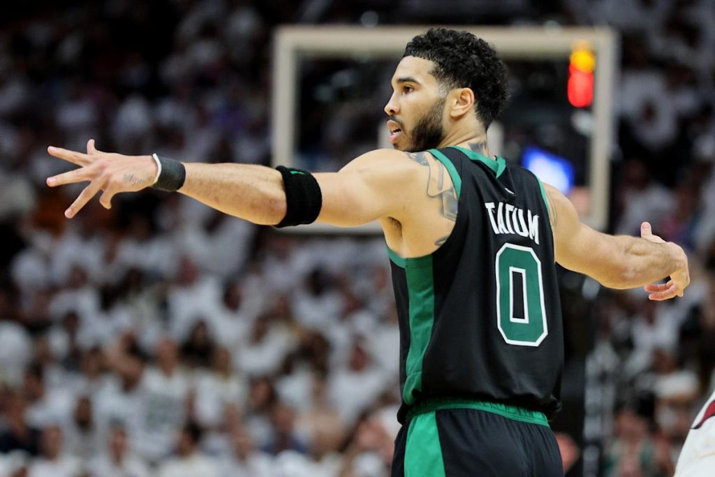 Defesa segura Celtics para o jogo Ugly 5 para vencer o Heat