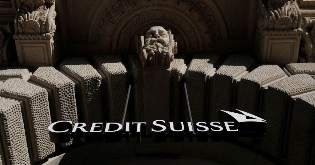 Credit Suisse Exclusive pondera opções para fortalecer fontes de capital
