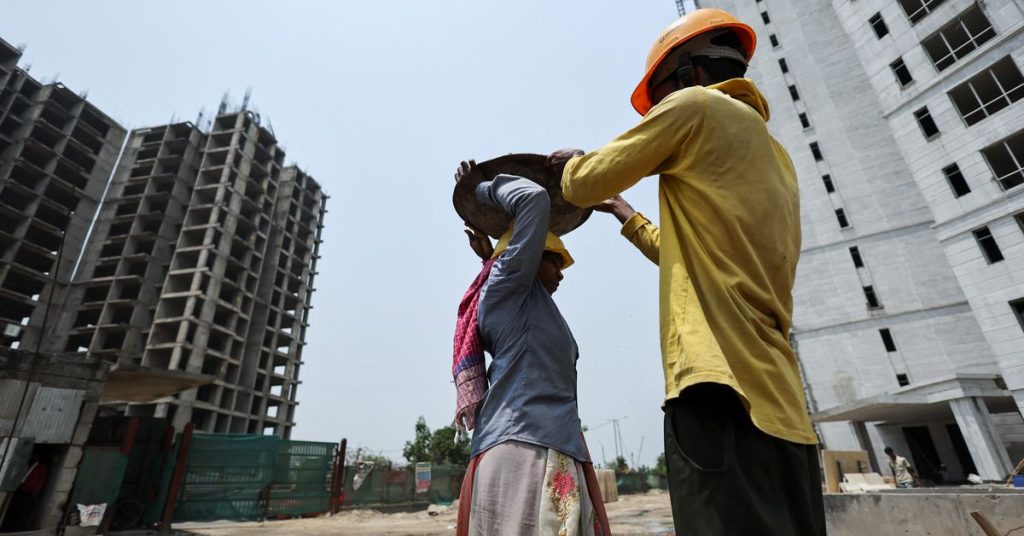 Trabalhadores pobres sofrem o impacto da onda de calor na Índia
