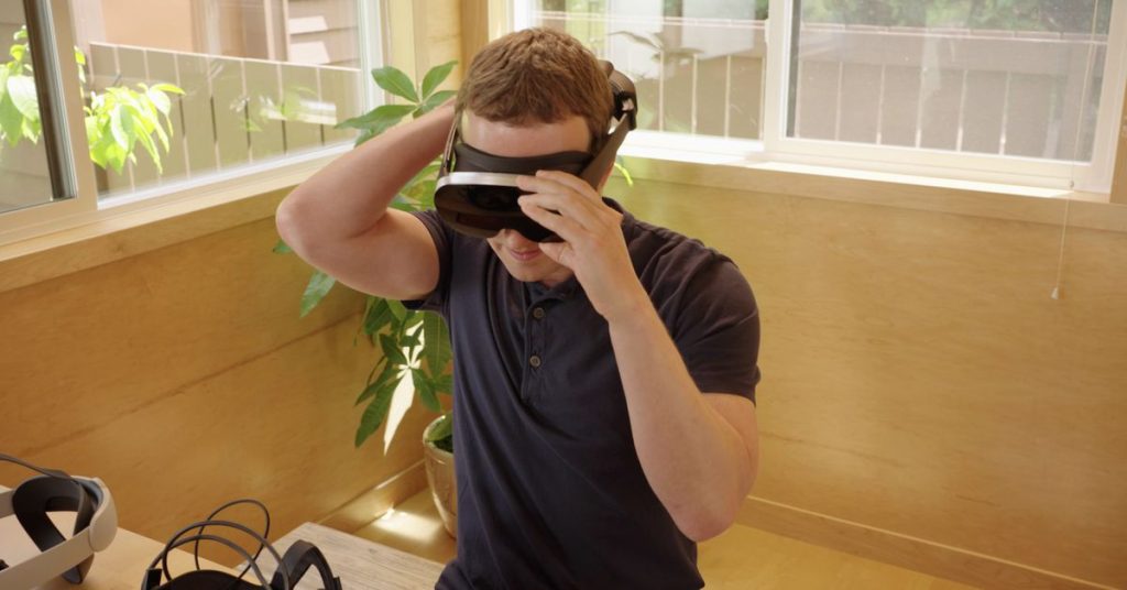 Mark Zuckerberg tem vários protótipos de headset VR para mostrar a você