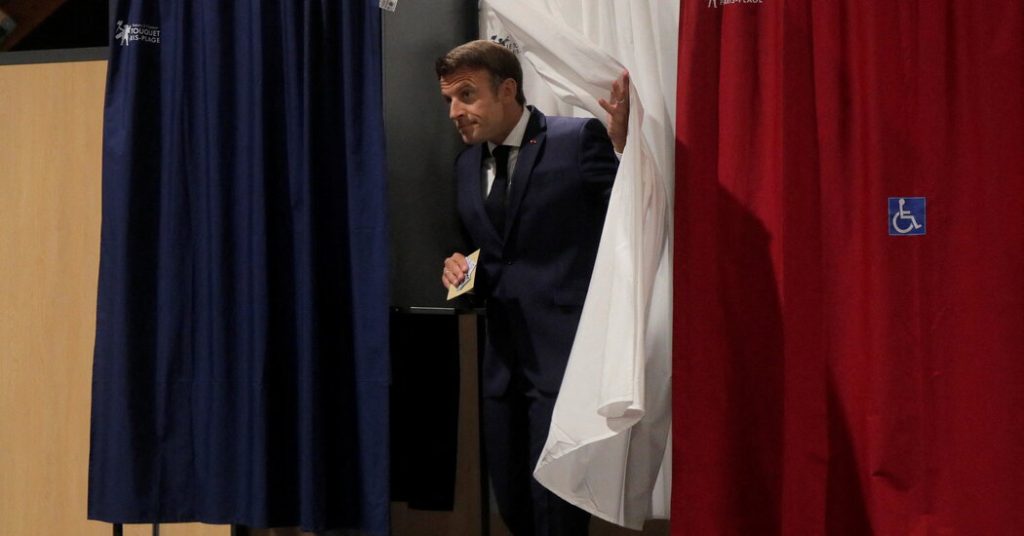 Eleições francesas: coalizão de Macron deve prevalecer, mas enfraquecer no Parlamento