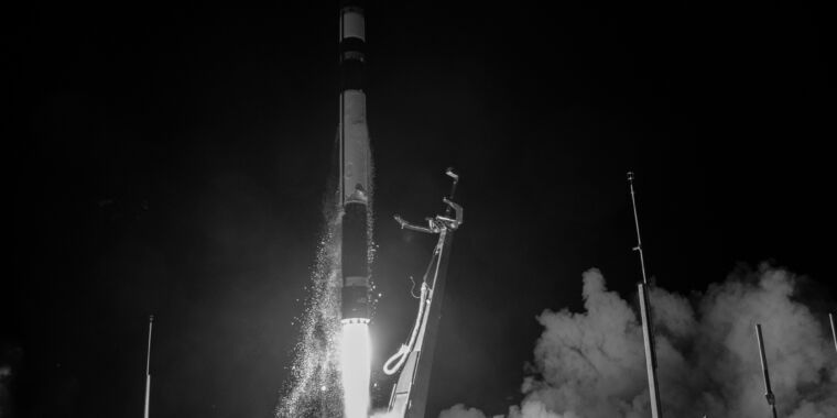Rocket Report: Heavy Rocket financiado por criptomoedas;  Falcon 9 foi danificado durante o transporte