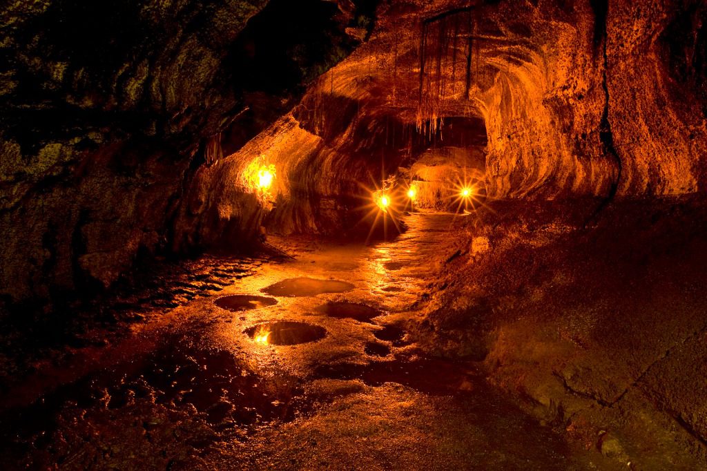 Thurston Lava Tube - Parque Nacional dos Vulcões, Big Island, Havaí, EUA.