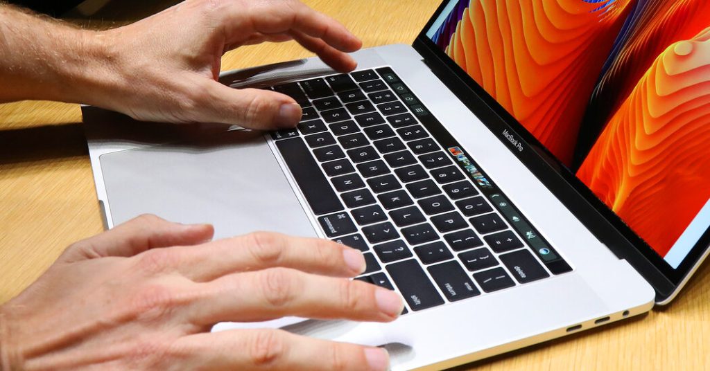 Apple concorda com acordo de US$ 50 milhões por reclamações sobre teclado borboleta