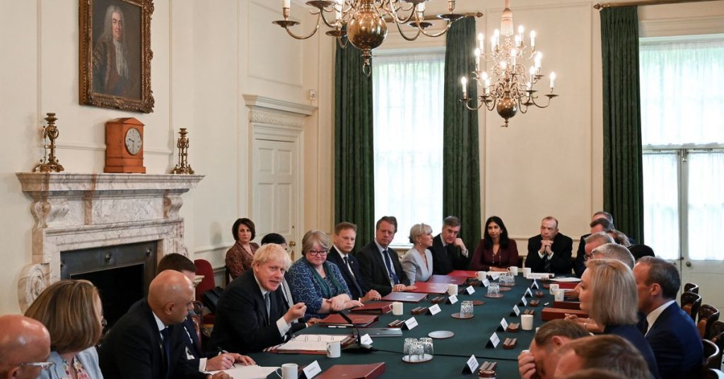Boris Johnson do Reino Unido preocupado com renúncia de ministros