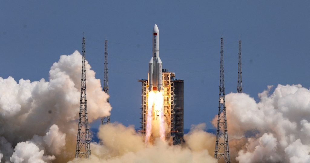China diz que está seguindo de perto destroços de mísseis lançados em direção à Terra |  notícias do espaço