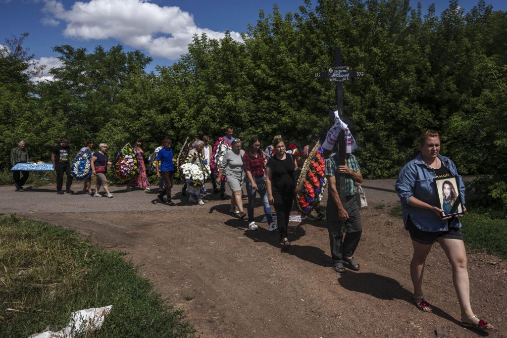 'Dinheiro perdido': evacuados ucranianos forçados a retornar