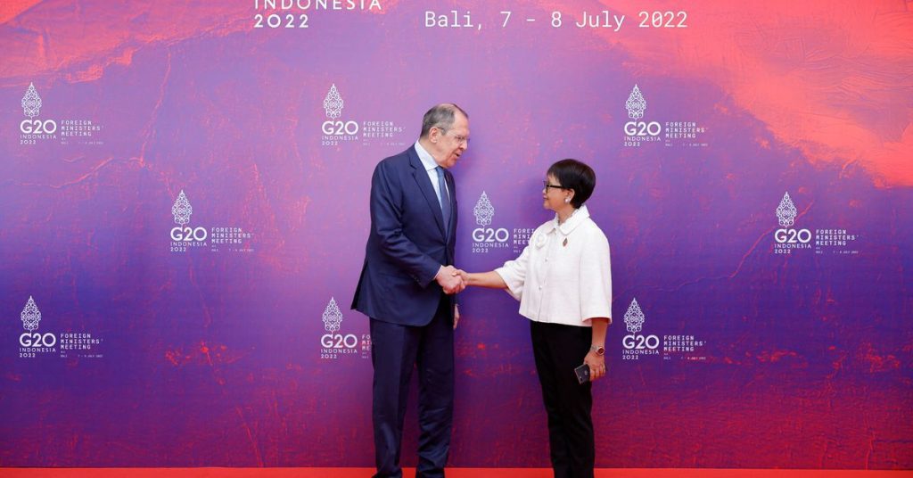 Indonésia pede que G20 ajude a acabar com guerra na Ucrânia enquanto Lavrov olha para a Rússia