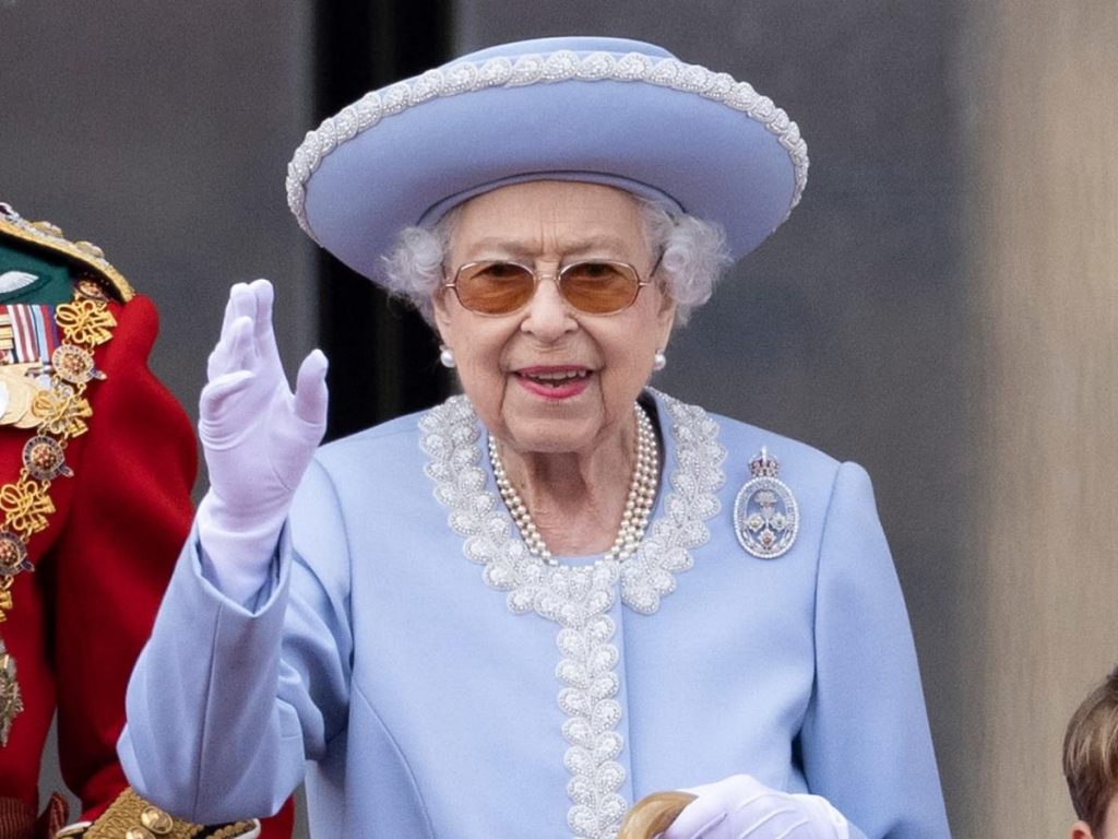 A rainha Elizabeth II teria pedido ao príncipe William para parar um hobby que poderia 'ameaçar a linha de sucessão'