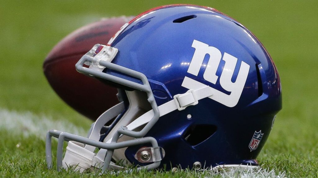 Uma fonte disse que o offensive tackle Matt Juno, do New York Giants, provavelmente está sofrendo de uma lesão no pescoço que encerrou sua carreira.