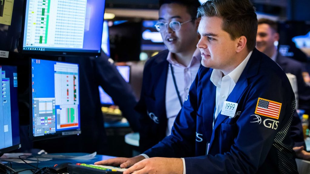 Futuros de ações sobem à medida que Wall Street procura cortar uma sequência de perdas de 3 semanas