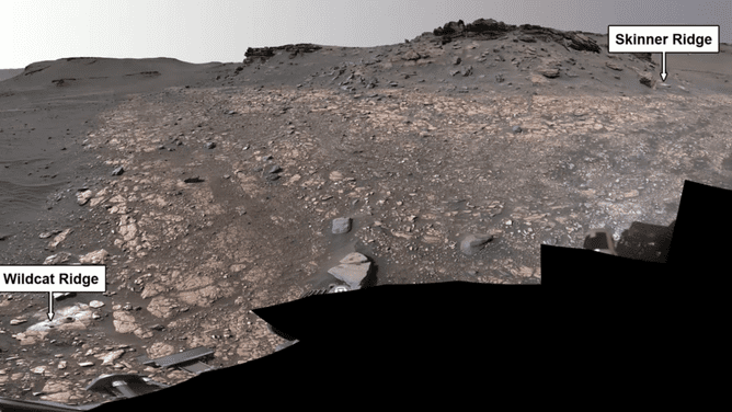 Wildcat Ridge e Skinner Ridge na cratera marciana Jezero.  Imagem do rover Perseverance da NASA. 