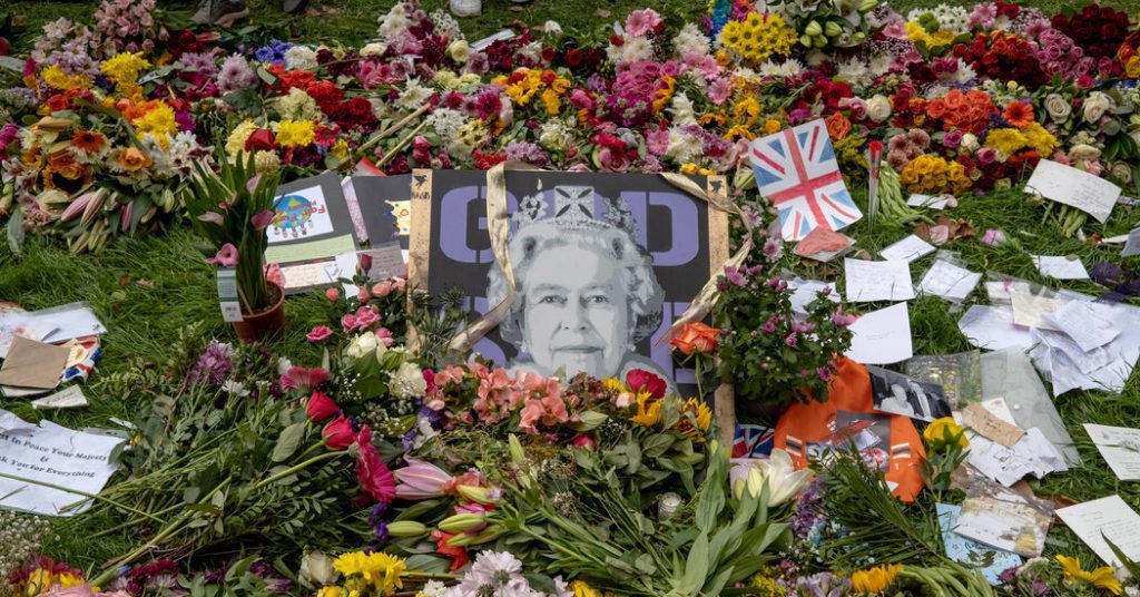 Atualizações: Queens Coffin deixa Balmoral, início da carreata para Edimburgo