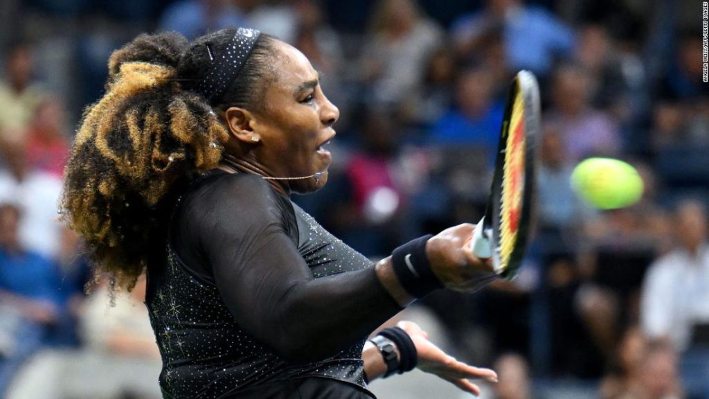 Serena Williams compete na partida de simples do US Open ao derrotar a número dois do mundo Annette Kontaveit