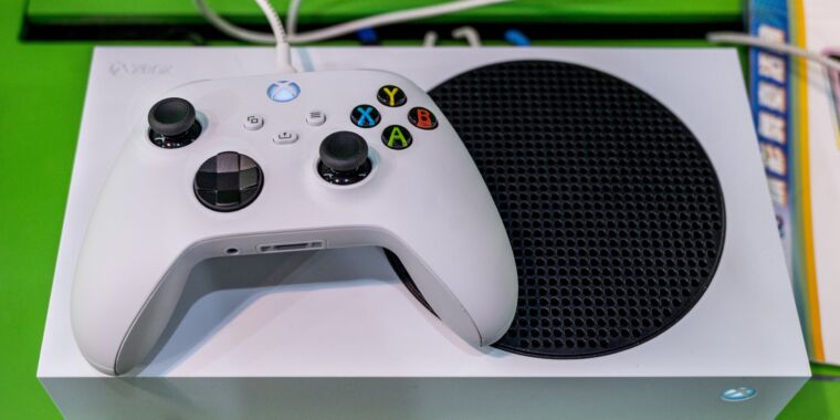 Microsoft luta para salvar fusão da Activision, diz que protesto da Sony 'serve a seus interesses'