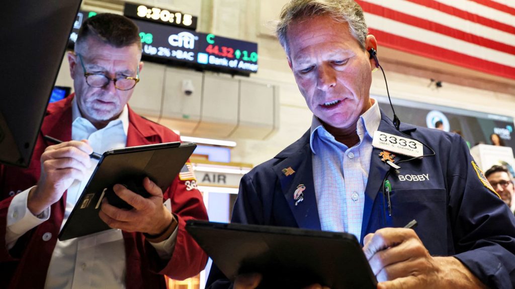 Dow salta 600 pontos, Nasdaq sobe 2% com fortes ganhos impulsionam rali de Wall Street pelo segundo dia