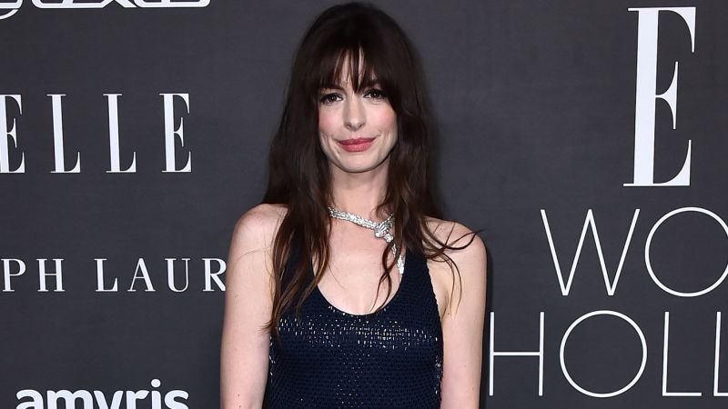 Anne Hathaway reflete sobre o 'ódio' que sofreu depois de ganhar um Oscar