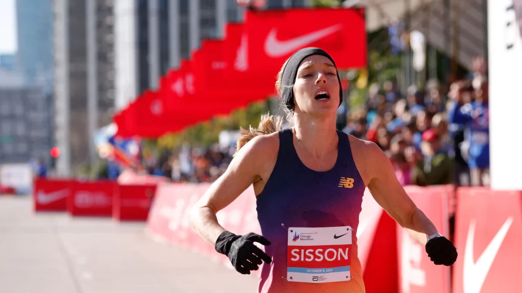Emily Sisson quebra recorde de maratona feminina nos EUA