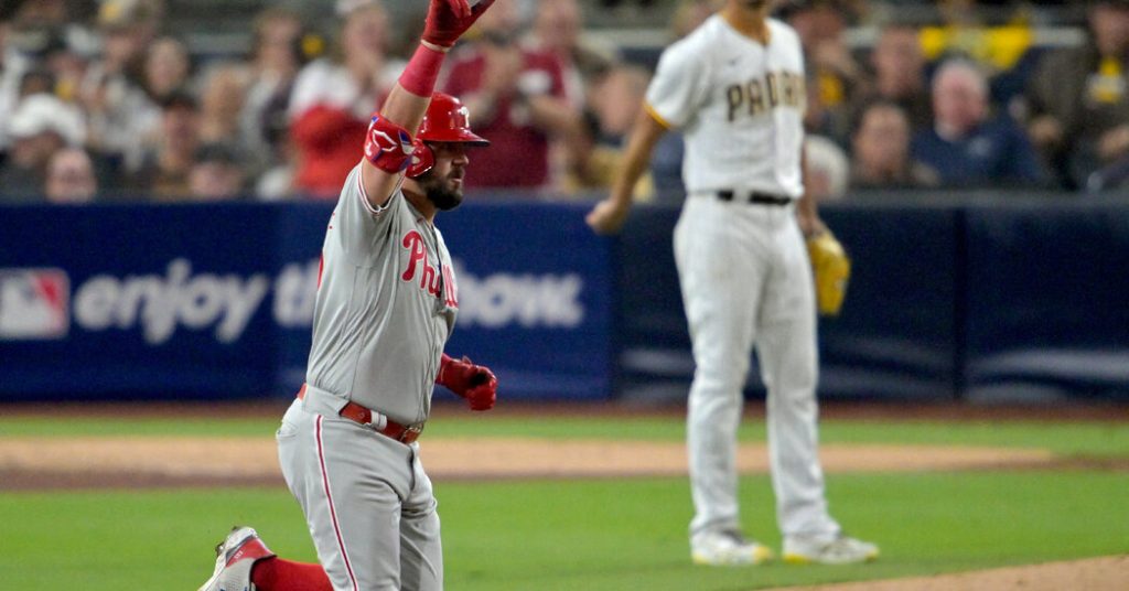 NLCS: 488 pés de altura de Homer Kyle Schwarber inspira Phillies no primeiro jogo