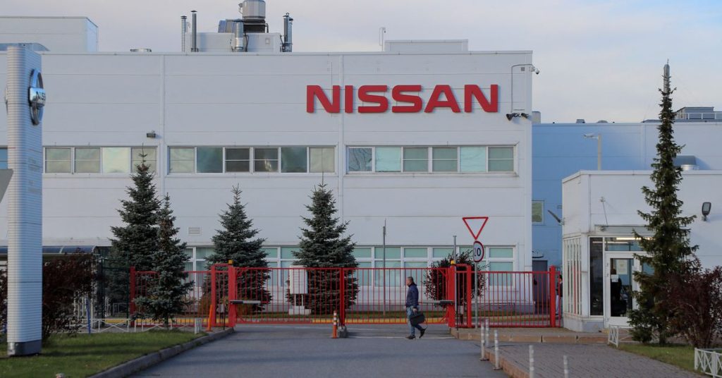 Nissan incorre em prejuízo de 687 milhões de dólares ao vender negócios russos por um euro