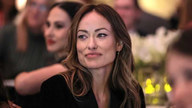 Olivia Wilde satisfaz os desejos dos fãs compartilhando sua receita de molho para salada