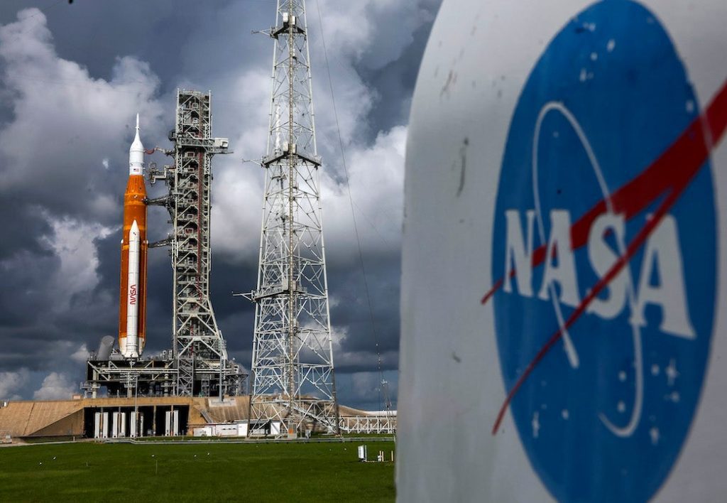 NASA inicia contagem regressiva para lançamento do foguete lunar Artemis