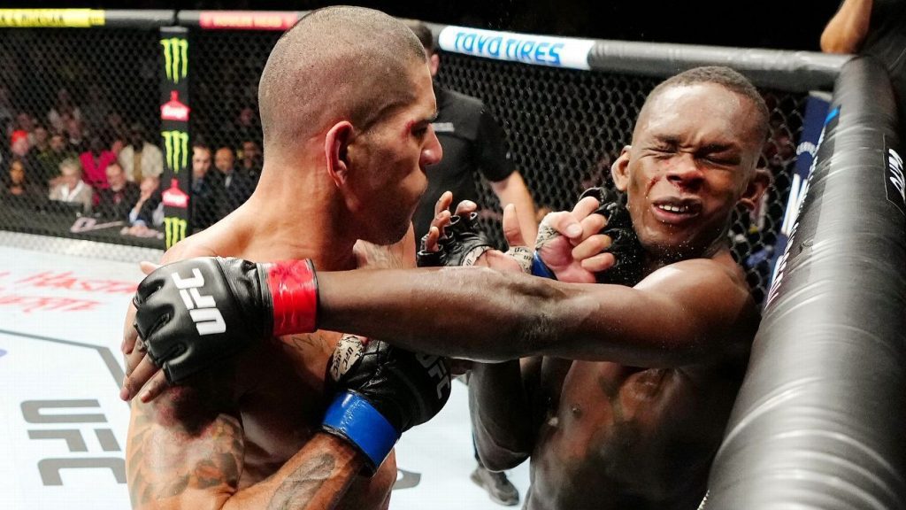 Alex Pereira surpreende Israel Adesanya por nocaute técnico e leva título do UFC