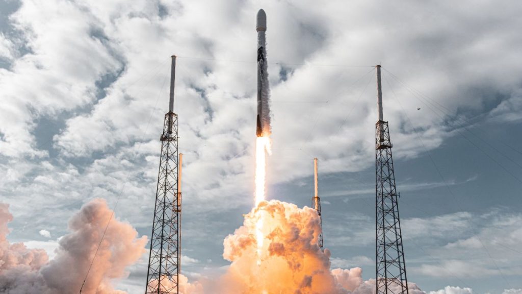 Assista à SpaceX lançar um novo satélite de comunicações na terça-feira (22 de novembro)