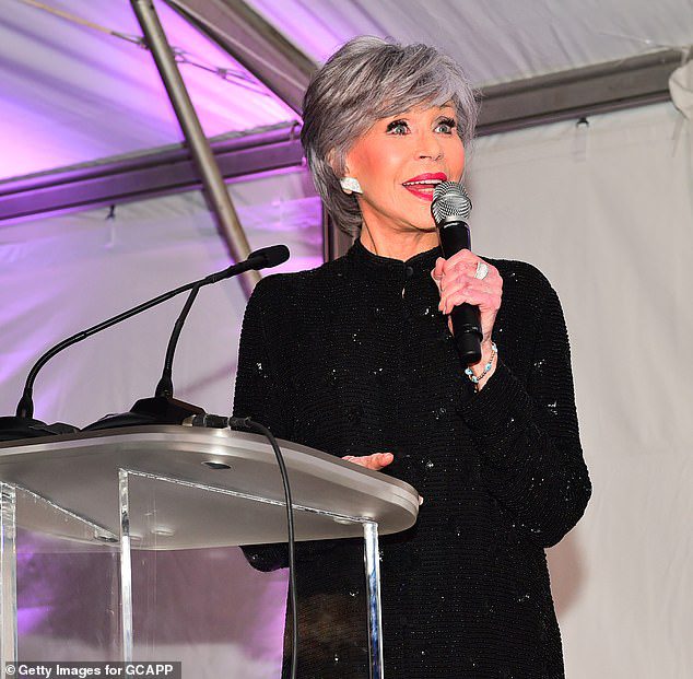 BIRTHDAY GIRL: Jane Fonda foi o epítome do estilo ao comemorar seu aniversário de 85 anos em um evento beneficente na Geórgia na quinta-feira