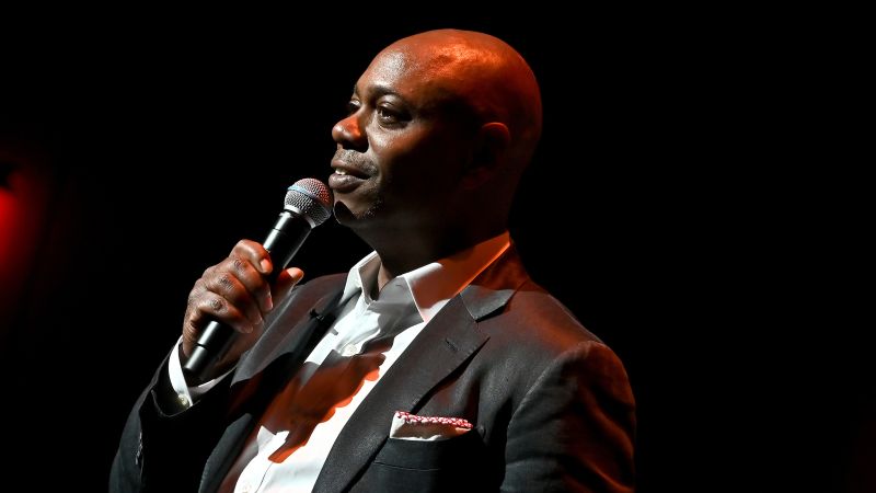 O representante de Dave Chappelle diz que não há interrupções para os escritores do 'SNL' antes de sediar a festa que ele está organizando