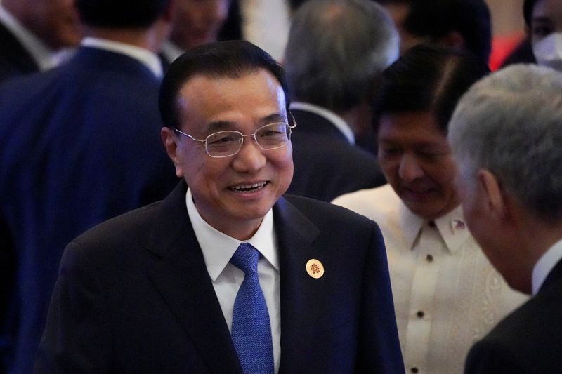 Primeiro-ministro chinês Li enfatizou "irresponsabilidade" sobre ameaças nucleares na Cúpula da Ásia