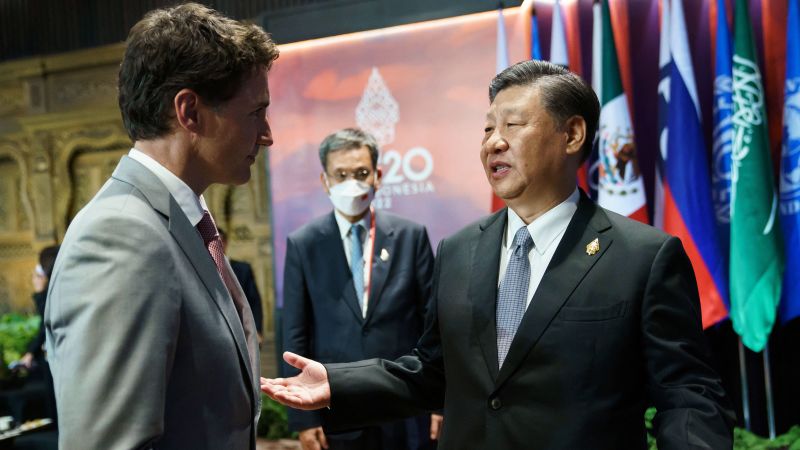 Xi Jinping da China dá palestras a Justin Trudeau no G20 sobre o suposto vazamento