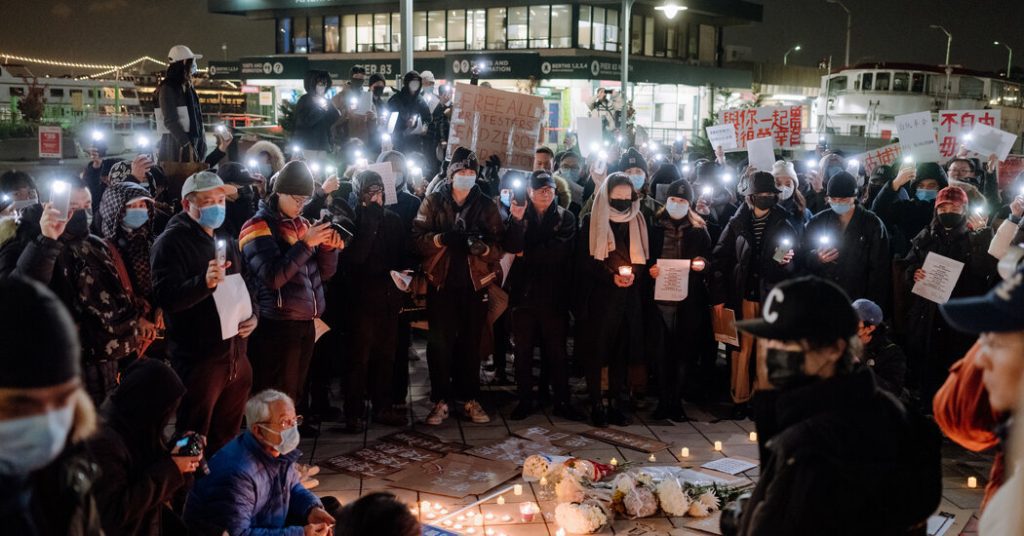 Os chineses no exterior: preocupação, cautela e protesto