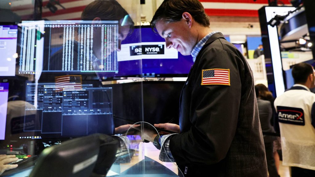 Os futuros de ações não mudaram muito, pois os traders esperam mais dados econômicos