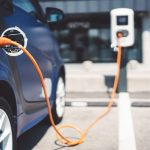 Os benefícios de custo desconhecidos de possuir um carregador de carro elétrico